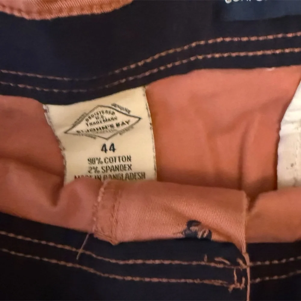 St Johns Bay Men's 44 Peach w/Blue lobsters 9”Chino Comfort stretch.